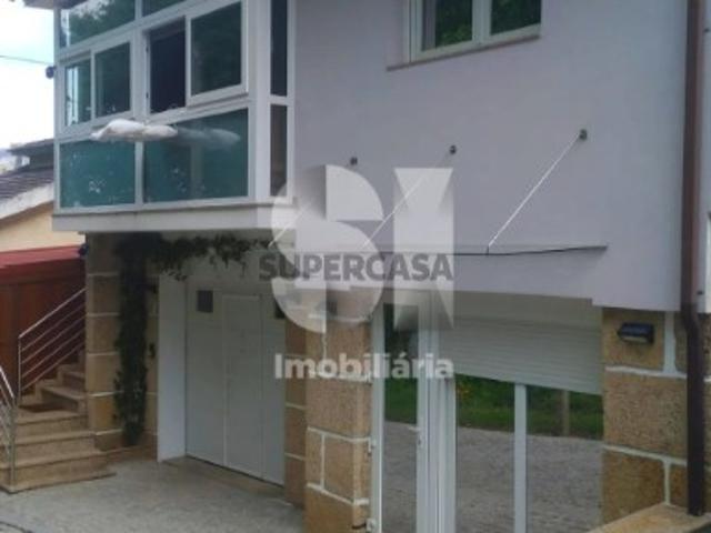 Moradia T4 + T1