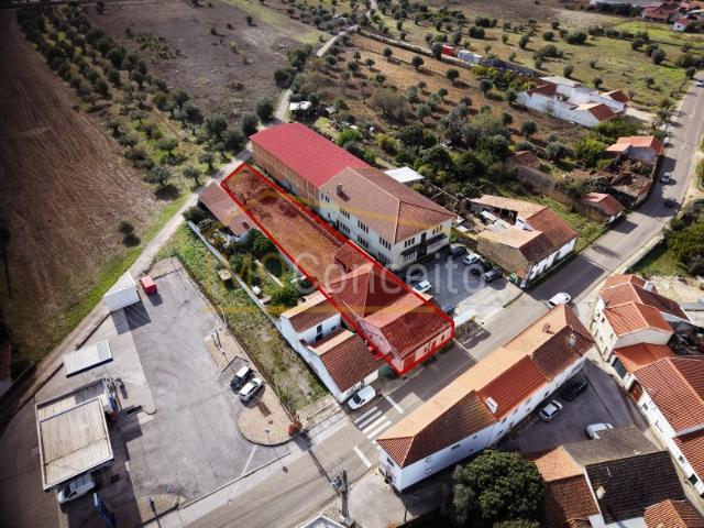 Moradia T4 Térrea 250m2 +Terreno | P/ Renovação Torres Novas, Zibreira
