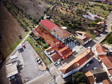 Moradia T4 Térrea 250m2 +Terreno | P/ Renovação Torres Novas, Zibreira
