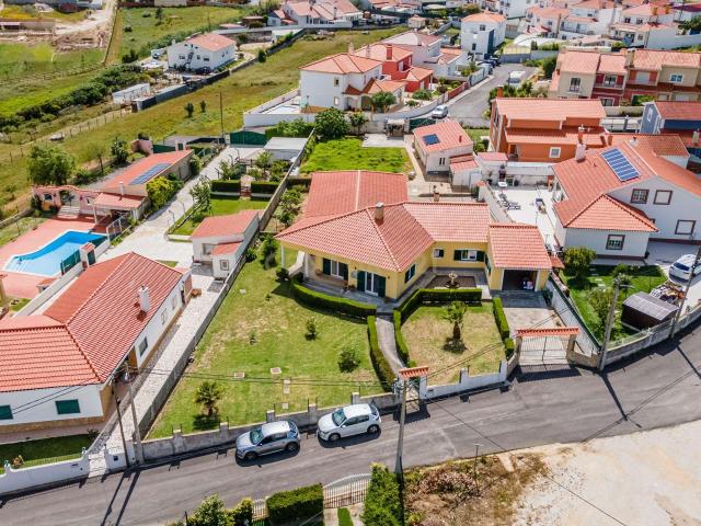 Moradia T4 térrea com lote de 1.600m2