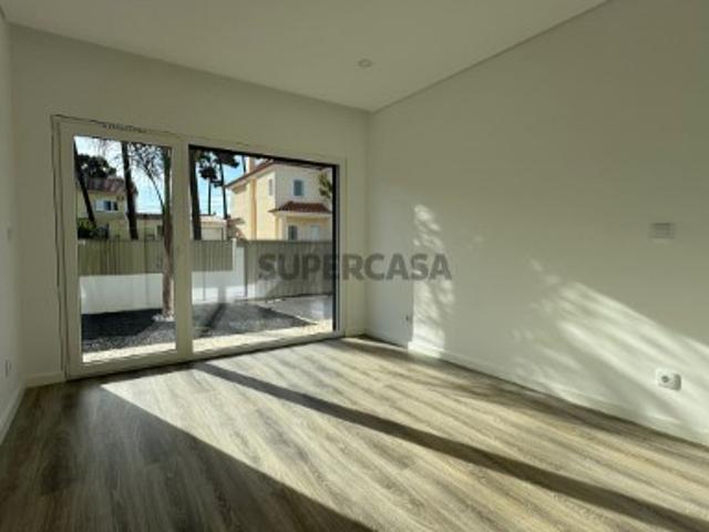Moradia T4 Térrea Azeitão Piscina e Garagem 460 M2 de Terreno