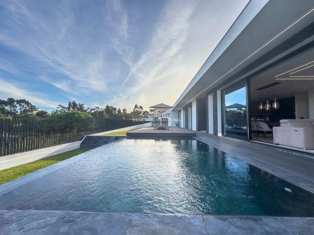 Moradia T4 térrea com piscina em Santo Isidoro, Ericeira