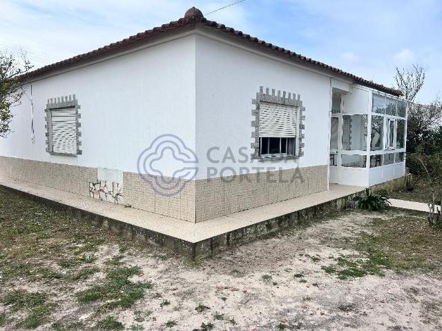 Moradia T4 térrea com terreno 630 m² perto da Autoeuropa e A. 160m² Quinta Do Anjo