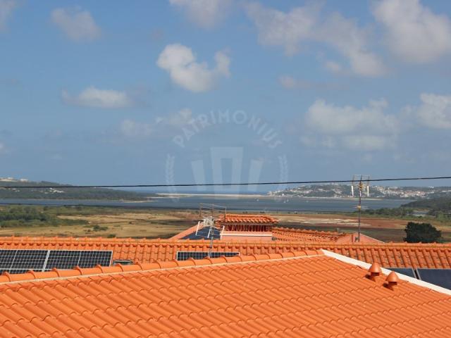 Moradia T4 térrea e isolada com vista para a Lagoa de Óbidos