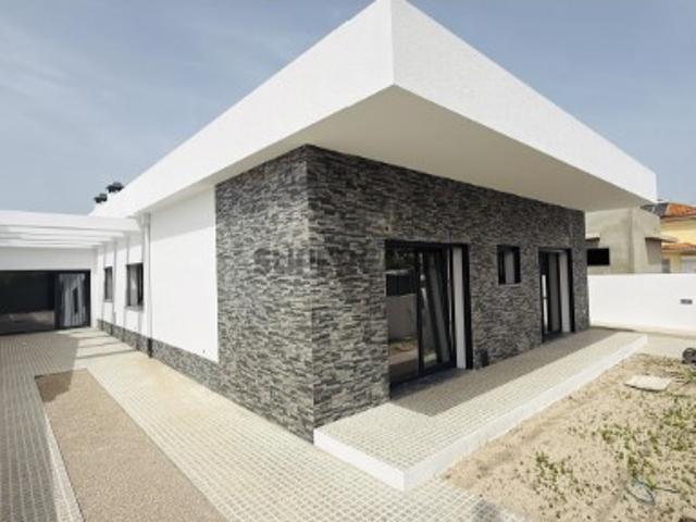 Moradia T4 térrea lote de 380m2 Fernão Ferro Redondos