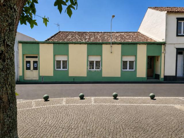 Moradia T4 Térrea nos Arrifes – Espaço, Elegância e Qualidade de Vida a 5 Minutos de Ponta Delgada