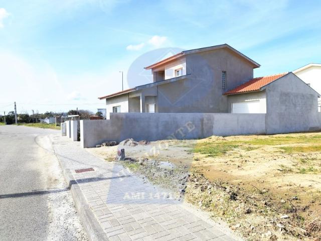 Moradia T4 Troviscal / Oliveira do Bairro Conforto, Espaço e Localização Privilegiada