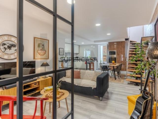 Moradia T4 Única em Alhandra. Moderna e com Espaços de Lazer Ideais para a Família!