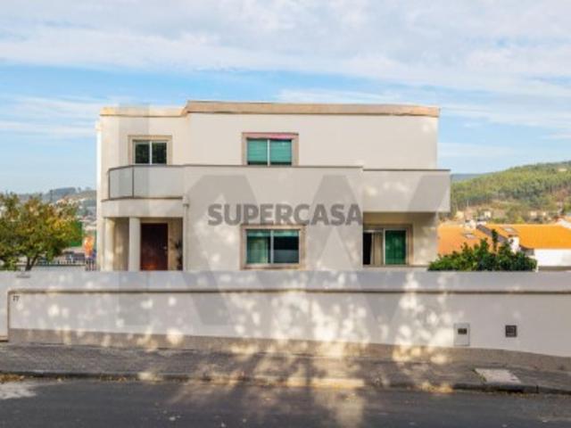 Moradia T4 em São Pedro d’Este, Braga: Onde o Conforto se Encontra com a Natureza