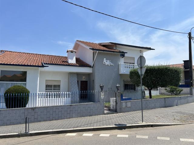 Moradia T4 Venda em Gulpilhares e Valadares,Vila Nova de Gai. 182m² Gulpilhares