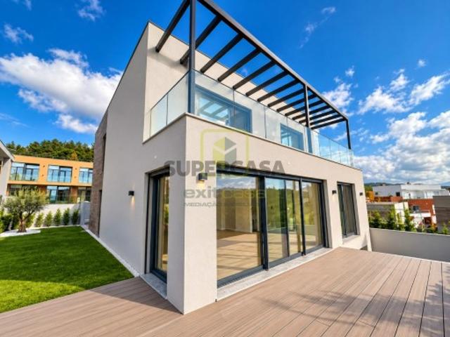 Moradia T4 Venda em Santo António dos Olivais,Coimbra
