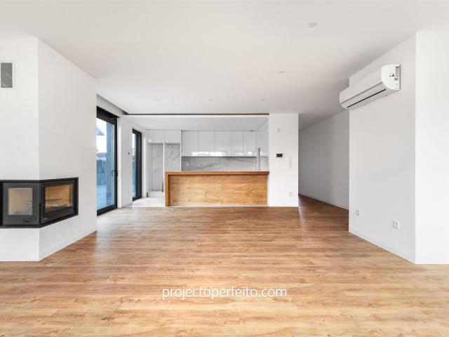 Moradia T4 Venda em Serzedo e Perosinho,Vila Nova de Gaia 290m² Serzedo e Calvos