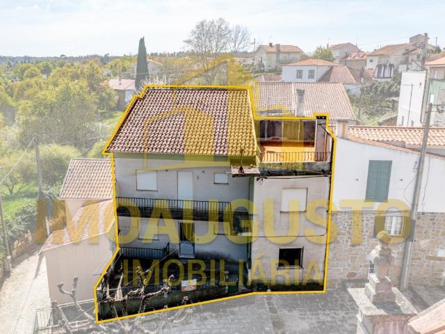 Moradia T4 180m² São Romão e Santiago