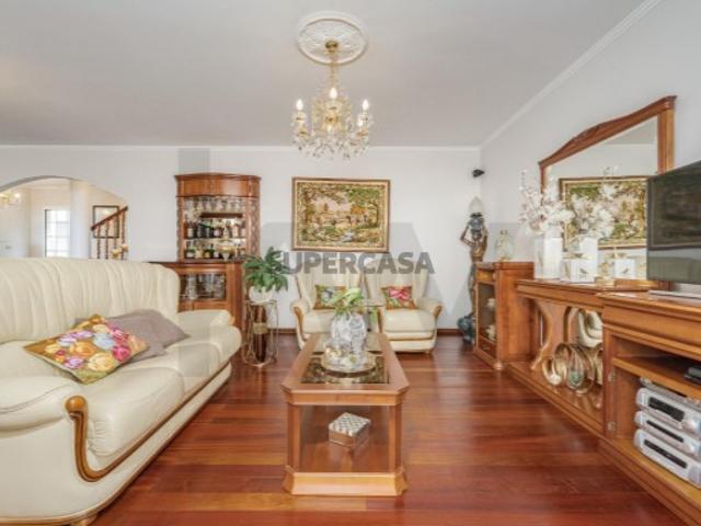Moradia T4