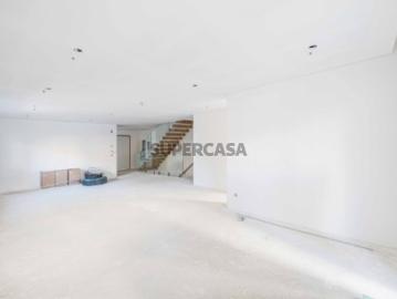 Moradia T4 + 1 de Luxo em Condomínio Exclusivo São Pedro do Estoril
