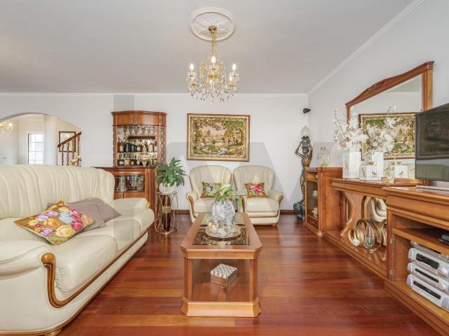 Moradia T4 266m² Água De Pena