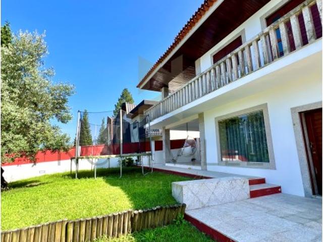 Moradia T4 em Santiago da Cruz