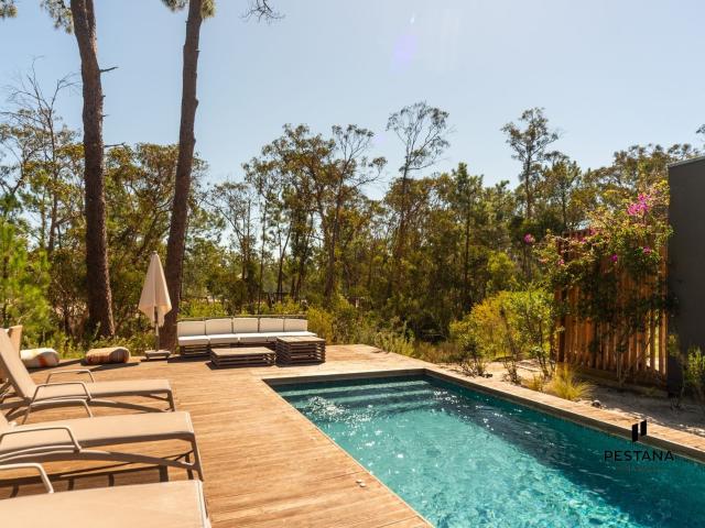 Moradia T4+T1 com jardim e piscina privada no empreendimento. 219m² Carvalhal