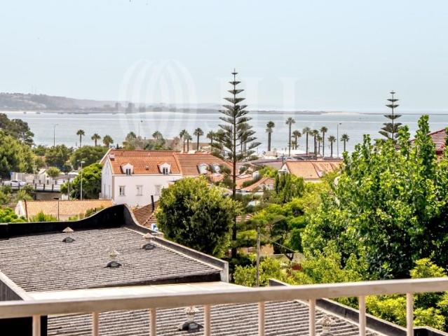 Moradia T5+2 com vista mar e rio em Caxias Oeiras 0m² Paco de arcos