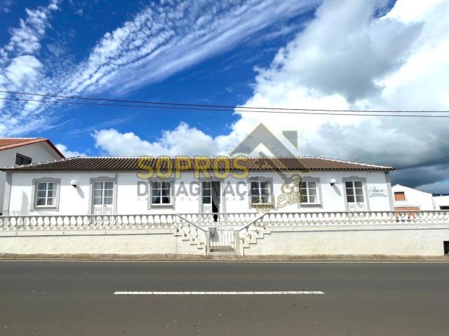 Moradia T5 no Cabo da Praia