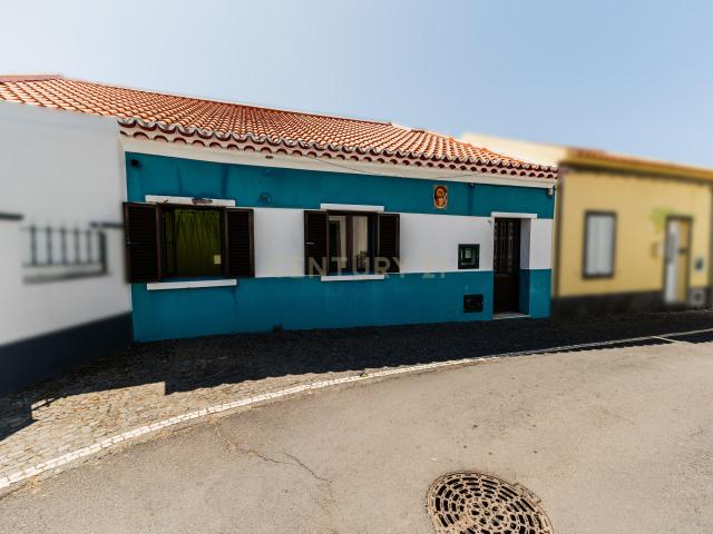 Moradia T5 no Coração da Ribeira Grande