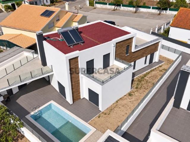 Moradia T5 Nova C/ Piscina em Azeitão