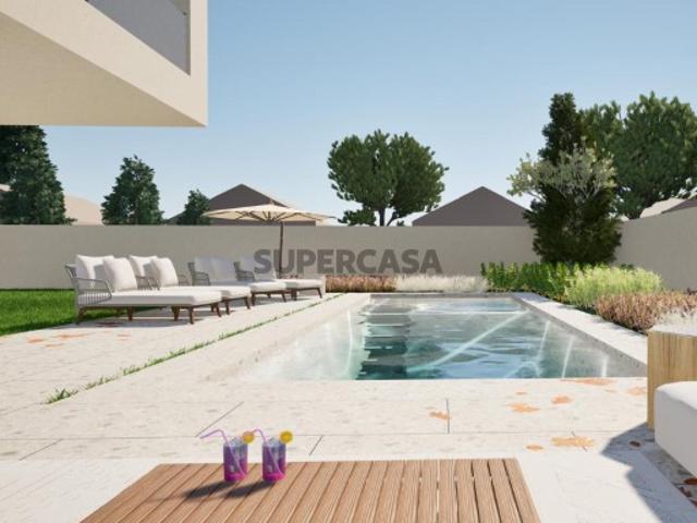 Moradia T5 nova, com jardim e piscina, situada em Birre