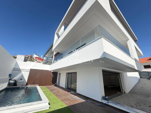 MORADIA T5 NOVA, COM PISCINA, EM FAMÕES – ODIVELAS