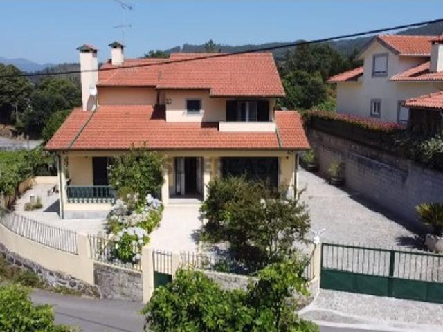 Moradia T5 Oliveira de Frades