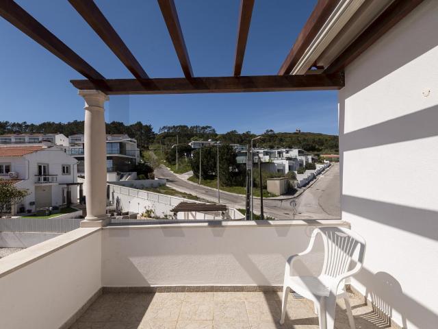 Moradia T5 a 700m da Praia | Jardim, Terraço e Garagem | Salir do Porto