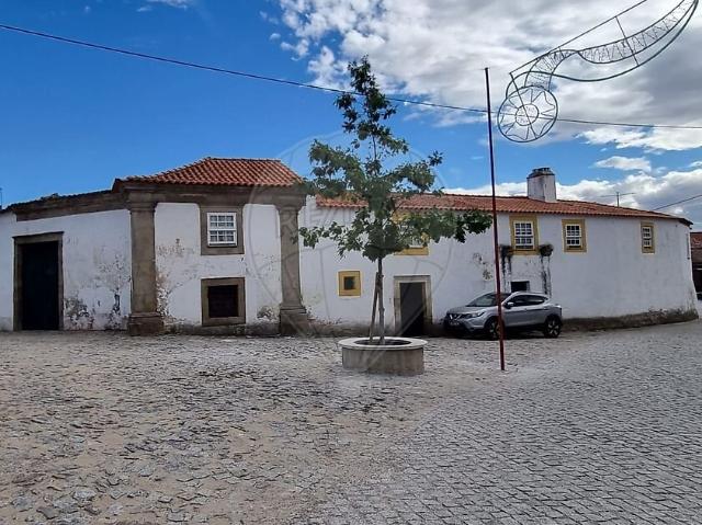 Moradia T5 à venda em Coriscada, Mêda RE/MAX Portugal