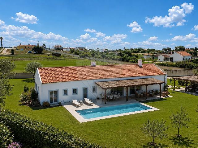 Moradia T5 à venda em Coruche, Fajarda e Erra, Coruche RE/MAX Portugal