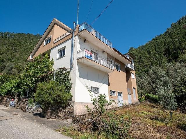 Moradia T5 à venda em Cadafaz e Colmeal, Góis RE/MAX Portugal