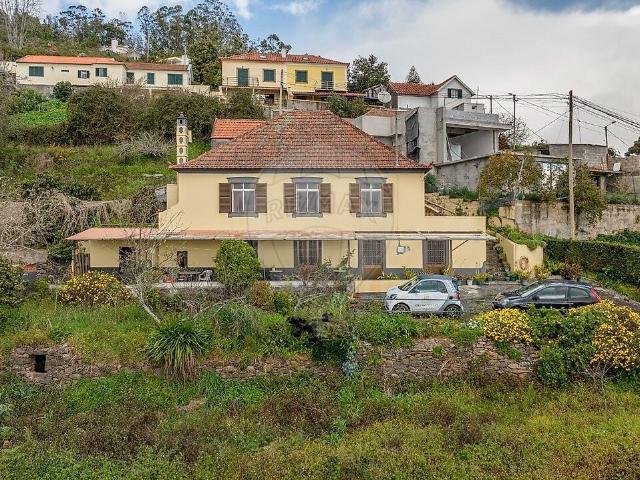 Moradia T5 à venda em Camacha, Santa Cruz RE/MAX Portugal