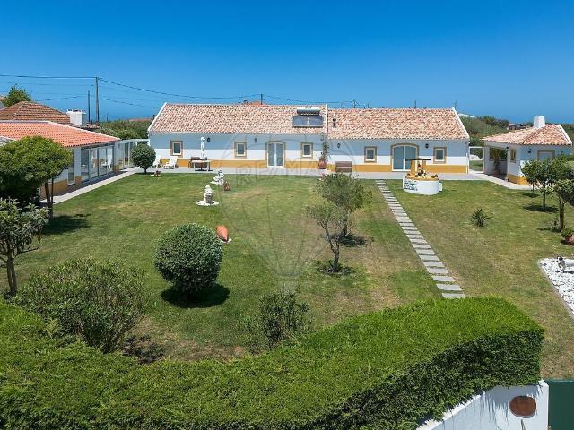 Moradia T5 à venda em Cambelas