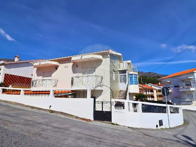 Moradia T5 à venda em Cantar Galo e Vila do Carvalho, Covilhã RE/MAX Portugal