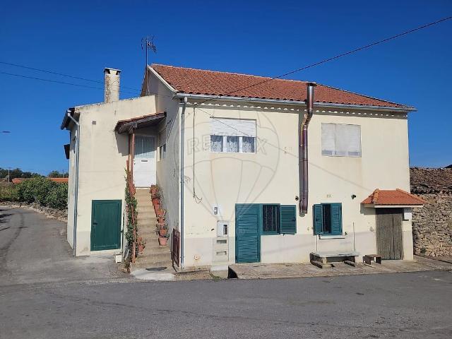 Moradia T5 à venda em Carviçais, Torre de Moncorvo RE/MAX Portugal