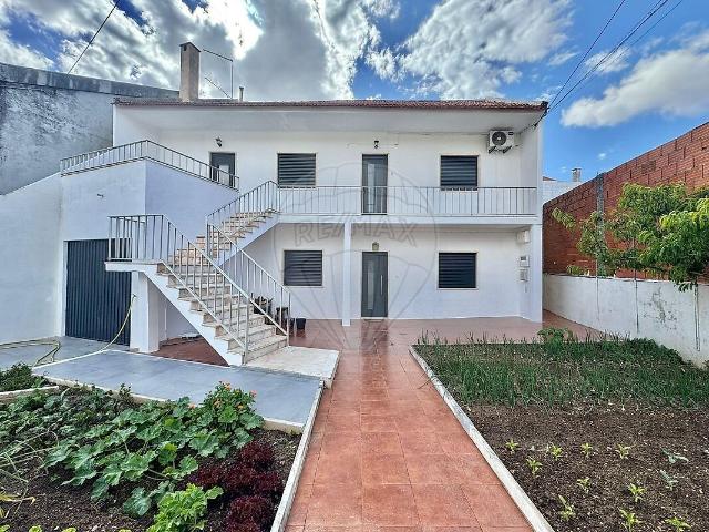 Moradia T5 à venda em Casal de Cambra, Sintra RE/MAX Portugal
