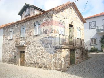 Moradia T5 à venda em Celorico da Beira