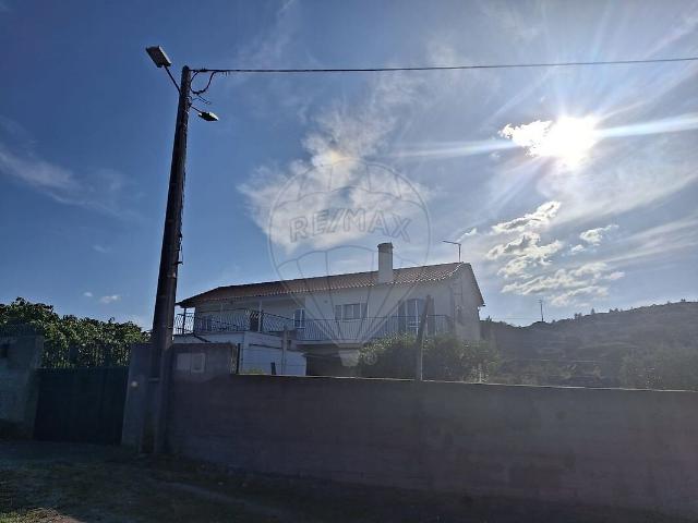 Moradia T5 à venda em Celorico São Pedro e Santa Maria e Vila Boa do Mondego, Celorico da Beira RE/MAX Portugal