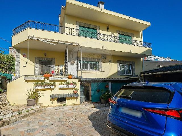 Moradia T5 à venda em Amora, Seixal RE/MAX Portugal