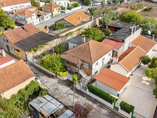 Moradia T5 à venda em Anadia