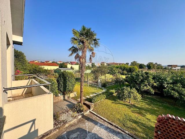 Moradia T5 à venda em Alvarães, Viana do Castelo RE/MAX Portugal