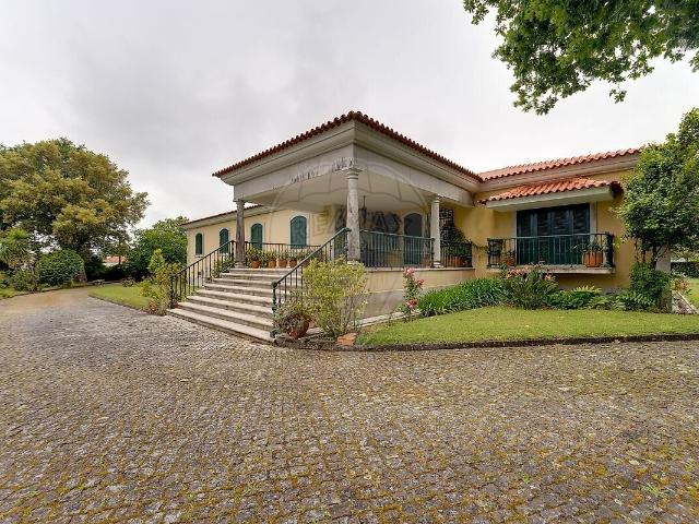 Moradia T5 à venda em Aldreu, Barcelos RE/MAX Portugal