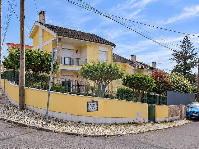 Moradia T5 à venda em Algueirão Mem Martins, Sintra RE/MAX Portugal