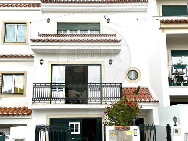 Moradia T5 à venda em Azambuja