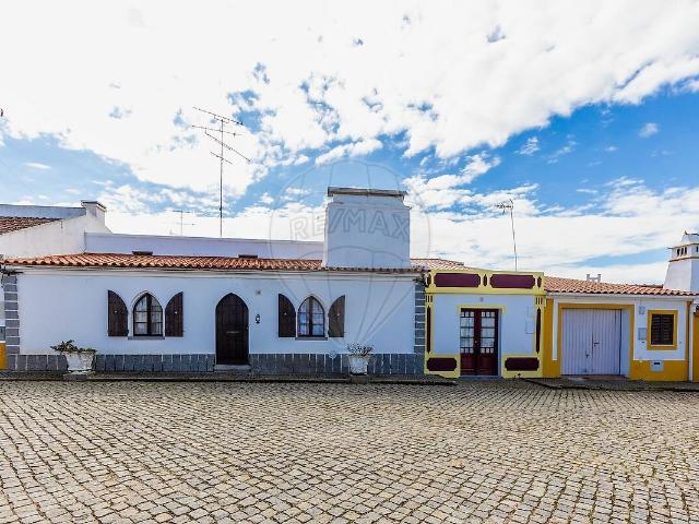 Moradia T5 à venda em Barbacena e Vila Fernando, Elvas RE/MAX Portugal