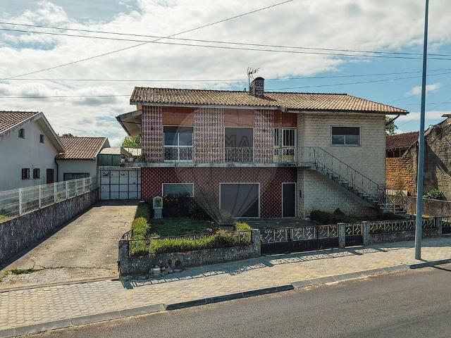 Moradia T5 à venda em Bustos, Troviscal e Mamarrosa, Oliveira do Bairro RE/MAX Portugal