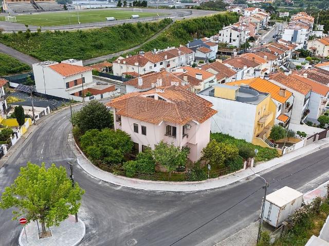 Moradia T5 à venda em Gondomar São Cosme, Valbom e Jovim, Gondomar RE/MAX Portugal