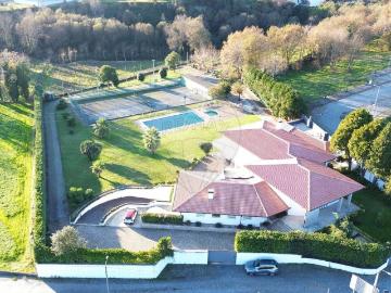 Moradia T5 à venda em Guimarães